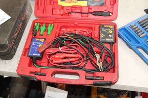 lot 854 image: Circuit Tester Kit, Case