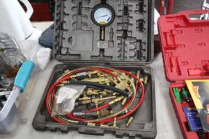 lot 855 image: Fuel Injection Kit, Case