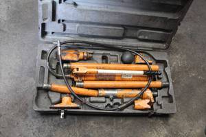 lot 858 image: Hydraulic Frame Kit, Case