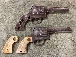 Vintage Metal Toy Guns including Buckaroo, Hubley, Marshal, Plus Top Gun and Other Western Toy Holsters