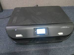 HP Envy 4520 Printer- powers on...
