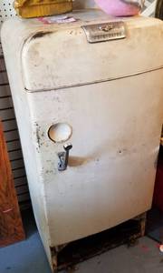 lot 175 image: Antique Fridge