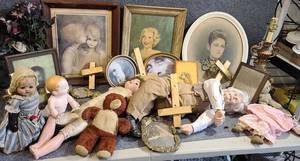 lot 225 image: Decor for Exorcist Bedroom