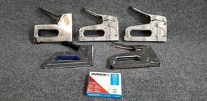 lot 126 image: Lot of Staplers