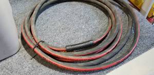 lot 119 image: Tote of Air Hoses