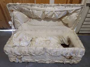 lot 209 image: Smaller Coffin for a Child