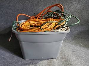 lot 91 image: Longer Extension Cords