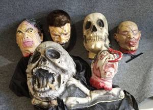 lot 304 image: Scary Heads