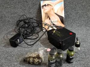 lot 148 image: Luminis Air Brush Tanning Sprayer