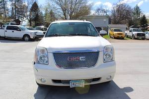 2009 GMC YUKON XL DENALI AWD FFV 4D SUV