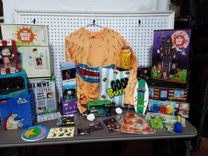 Lot Of Nickelodeon Figurines & Nick Box Collectibles
