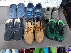 6-Pair Youth Shoes Size 1011 (Timberland Hikers)