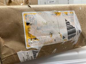 lot 43 image: Small White Kraft Paper Bags