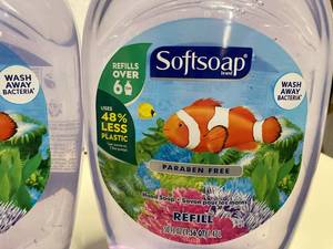 lot 118 image: Softsoap Hand Soap