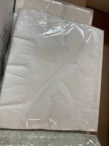 lot 76 image: Dinner Napkins