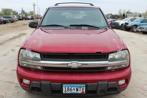 lot 10 image: 2002 CHEVROLET TRAILBLAZER 4WD 4D SUV LT