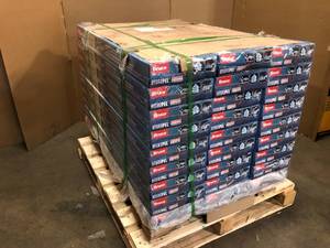 Bruce Hydropel Oak Medium Gray 716 in. T x 5 in. W x Varying Length Engineered Hardwood Flooring (22.6 sq. ft.) - Good Condition - Review all pictures - 27 Cases