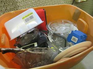 (RM1) Tote Full of Assorted Vintage...