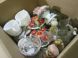 (BS) Box of Small Decor See Photos...