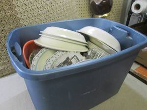 (RM2) Tote Full of Assorted Vintage...