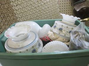 (RM1) Tote Full of assorted Lightin...