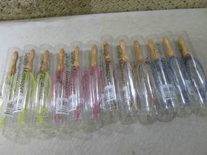 (CSB) Lot of 12 Wooden Handle Scalp...