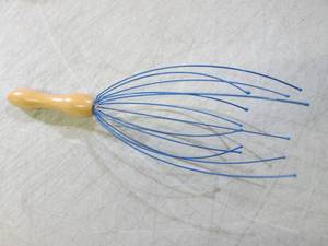 (CSB) Lot of 12 Wooden Handle Scalp...