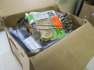 (F-0) Box Full of Asorted Door Hard...