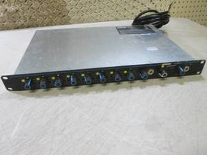 (D-3) Shure SCM810 Rackmount Microp...