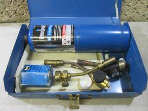 (CSB) Torch Set in Metal Case...