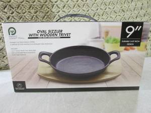 (F-0) 9 Cast Iron Oval Sizzler wit...