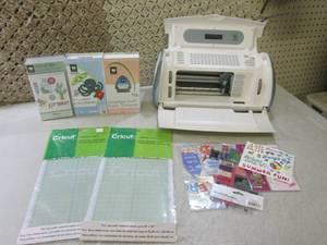 (D-4) Cricut Machine with Assorted ...