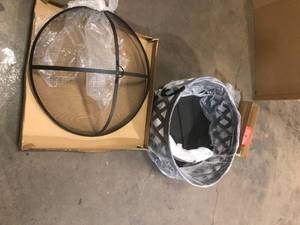Sunnydaze Decor Black Cross Weave 36 in. x 24 in. Round Steel Wood Burning Fire Pit with Spark Screen - Good Condition - Review all pictures