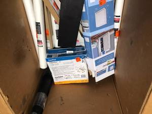 Gaylord with assorted Housewares and misc items customer returns  Review all pictures - Various models and conditions