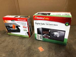 Mixed Lot of Honeywell and Sentry Safe Digital Safes - Various Models and Conditions - Customer Returns - Review all pictures