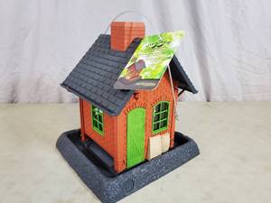 New Village Collection Old Town Pub Bird Feeder