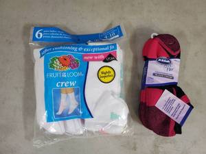 9 New Pair of Womens Socks