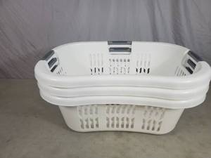 3 New Rubbermaid Hip Hugger Laundry Baskets