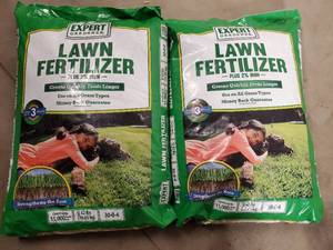 2 New 42 lb Bags Lawn Fertilizer