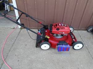 Toro personal pace 6.5 hp lawn mower. Very nice used condition. Tested & works. As shown.