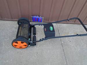 16 Scotts reel mower. Looks nearly new. Tested & works. As shown.