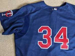 lot 3 image: Kirby Puckett Player Worn Minnesota Twins Coaches Jersey