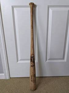 lot 30 image: Terry Steinbach Minnesota Twins Game-Used Baseball Bat w Certification