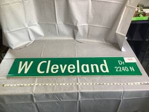 W Cleveland Drive Sign