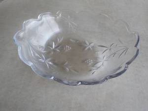Glass Bowl never used 13 x 10 x 3...