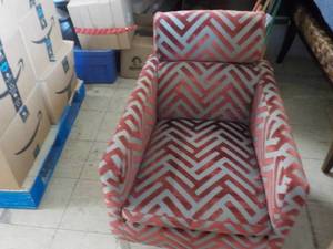 Accent Chair with Metal Legs...