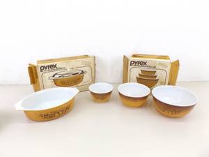 4 Pyrex Old Orchard 3 Dish and 2-12 Qt Casserole Dish