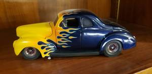 lot 69 image: 1940 Ford Hot Rod Danbury Mint