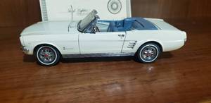 lot 79 image: 1966 Ford Mustang Convertible Danbury Mint