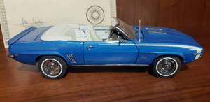 lot 82 image: 1969 Chevrolet Camaro SS Danbury Mint